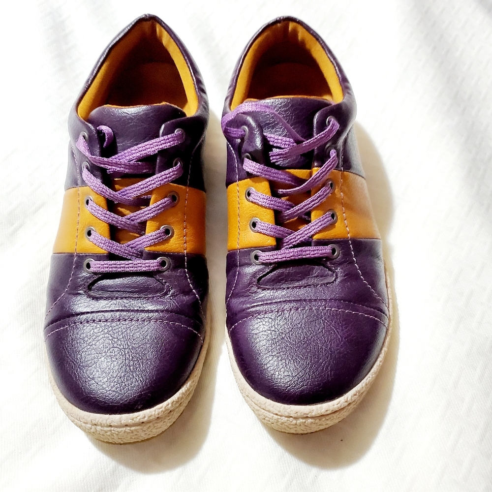 Vionic Orthoheel Purple and Tan Tennis Shoe